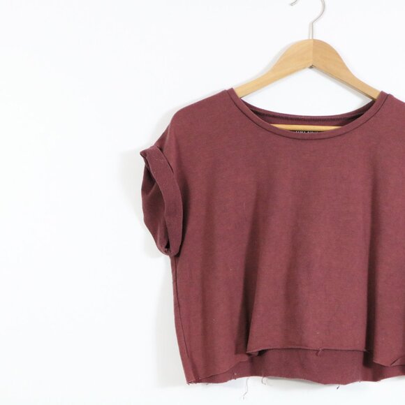 *Rebel Rouge Maroon Cropped T Shirt - Picture 4 of 7